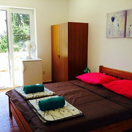 Guest House Perfect Location Bol Exterior photo